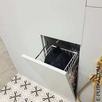 Шафа для ванної з вбудованою інсталляцією