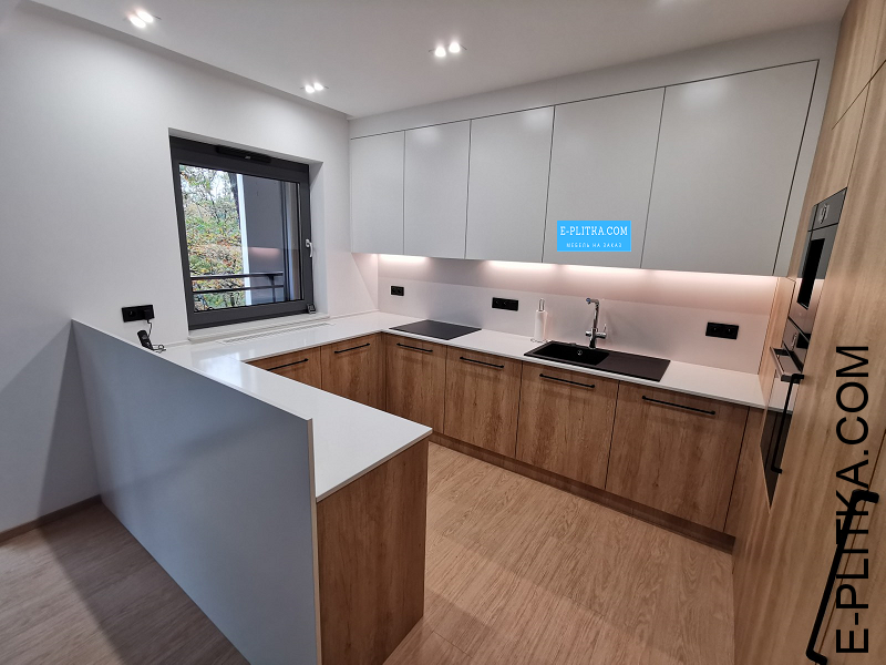 Квадратная кухня «Etna» с полуостровом