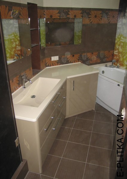 Кутова шафа для ванної кімнати зі стільницею