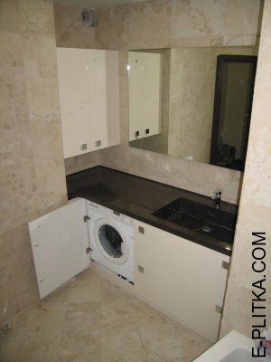 Кутові комплекти меблів для ванної кімнати