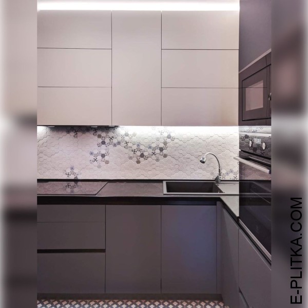 Серая с белым кухня AGT супермат со встроенными шкафами