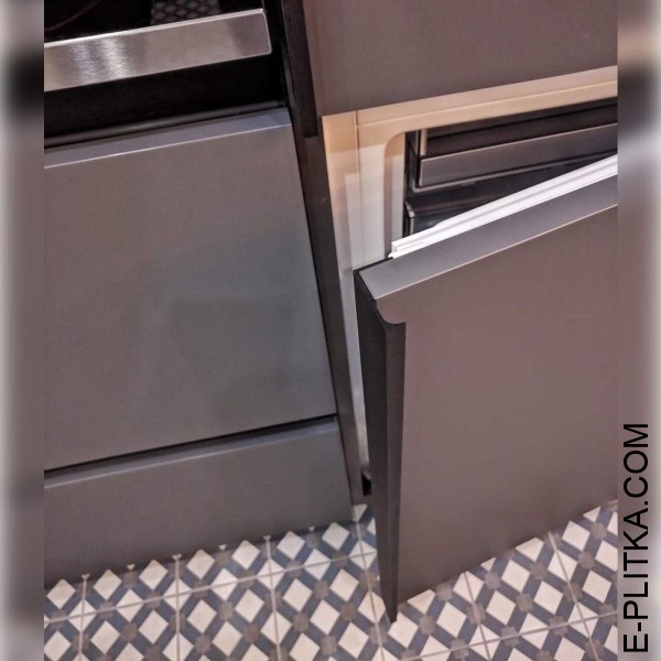 Серая с белым кухня AGT супермат со встроенными шкафами