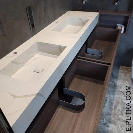 Эксклюзивная мебель для ванной комнаты с двумя раковинами