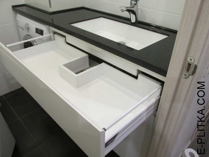 Нестандартная мебель для ванной со столешницей