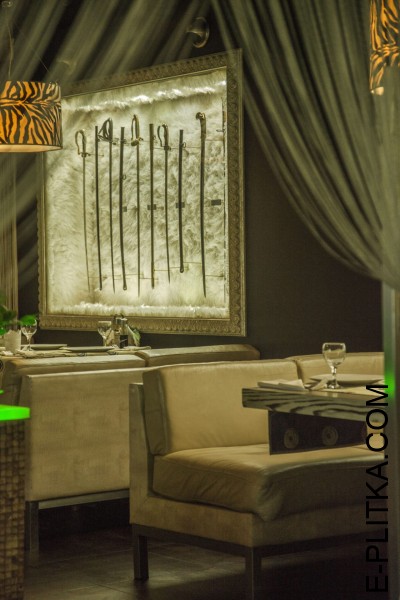 Стільці для ресторану, кафе, бару