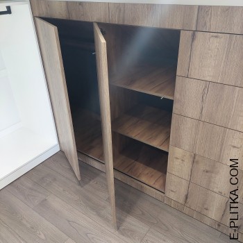 Шафи в спальню на мансардний поверх