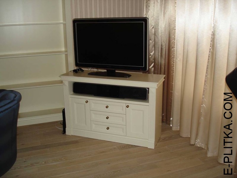 Кухня-вітальня у класичному стилі