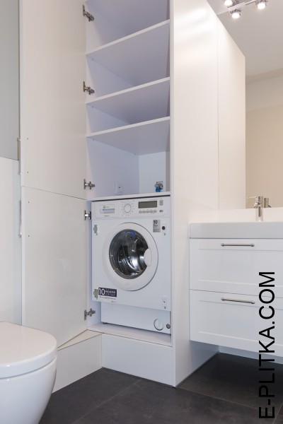 Пенал для ванної в класичному стилі