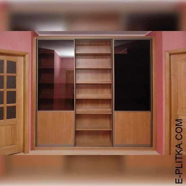 Книжкова шафа з розсувними дверима купе зі скла