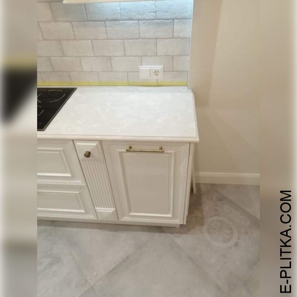 Світла кухня класика в сучасному інтер`єрі