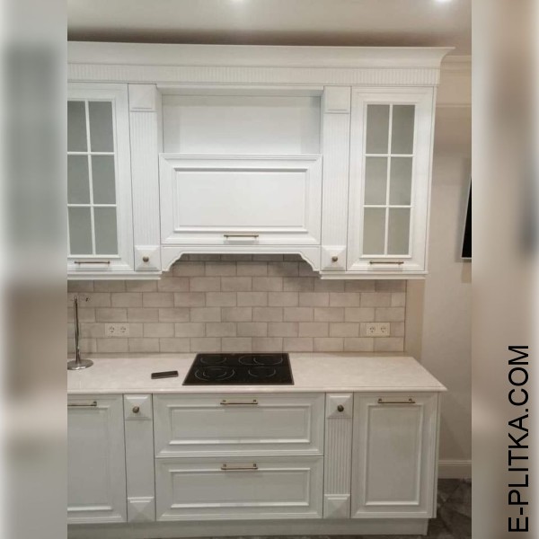 Світла кухня класика в сучасному інтер`єрі