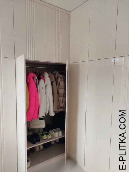 Современные шкафы на заказ для гардеробной комнаты Perfecta mebli Киев | E-Plitka.com