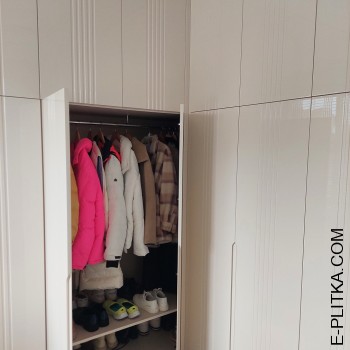 Сучасні шафи для гардеробної кімнати