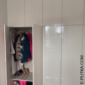 Сучасні шафи для гардеробної кімнати