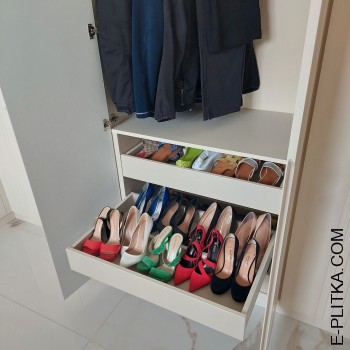 Сучасні шафи для гардеробної кімнати