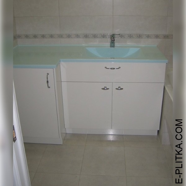 Ванная комната со встроенной стиральной машиной