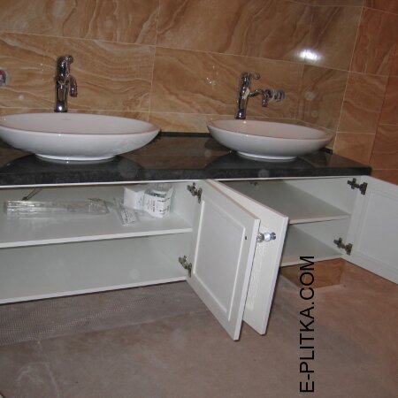 Влагостойкая мебель для ванной комнаты с двумя раковинами
