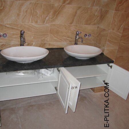 Влагостойкая мебель для ванной комнаты с двумя раковинами