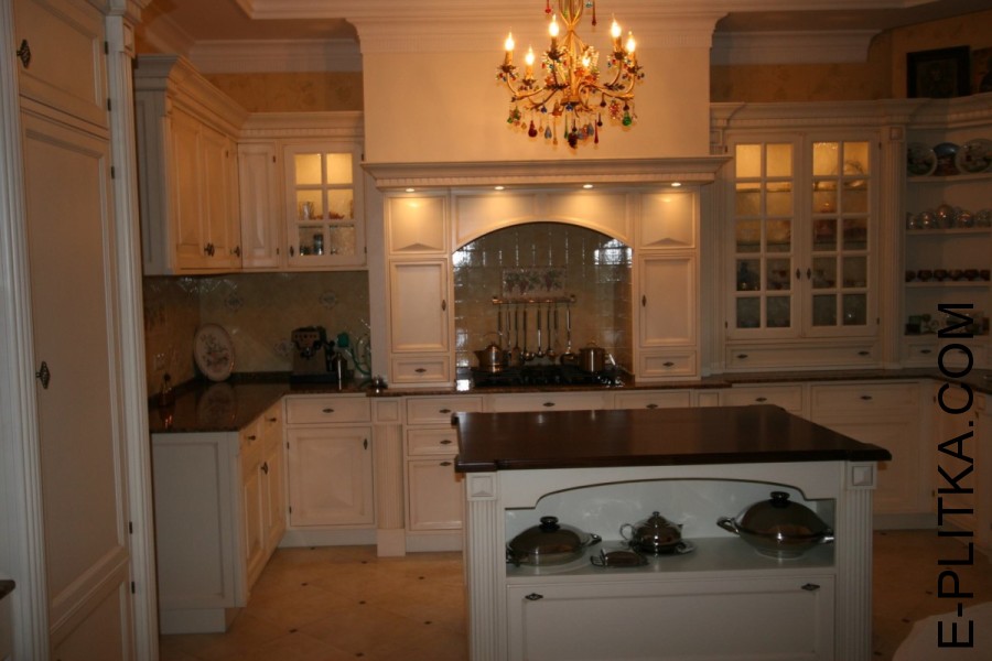 Роскошная кухня с «островом»