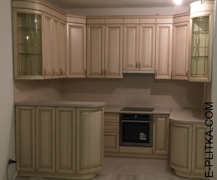 Кухонний гарнітур із масиву дуба з барною стійкою