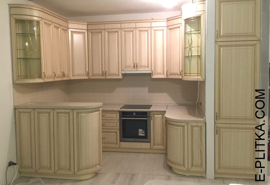 Кухонний гарнітур із масиву дуба з барною стійкою