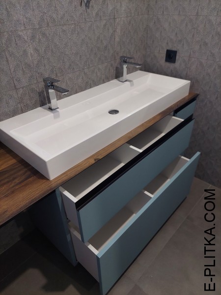 Виготовимо на замовлення стільницю під накладну раковину для меблів у ванну кімнату в Києві нестандартної форми та за індивідуальним дизайн-проектом. Стільниця для ванної кімнати з компакт плити HPL з імітацією дерева з меблями під раковину. ТЕЛЕФОНУЙТЕ ☎