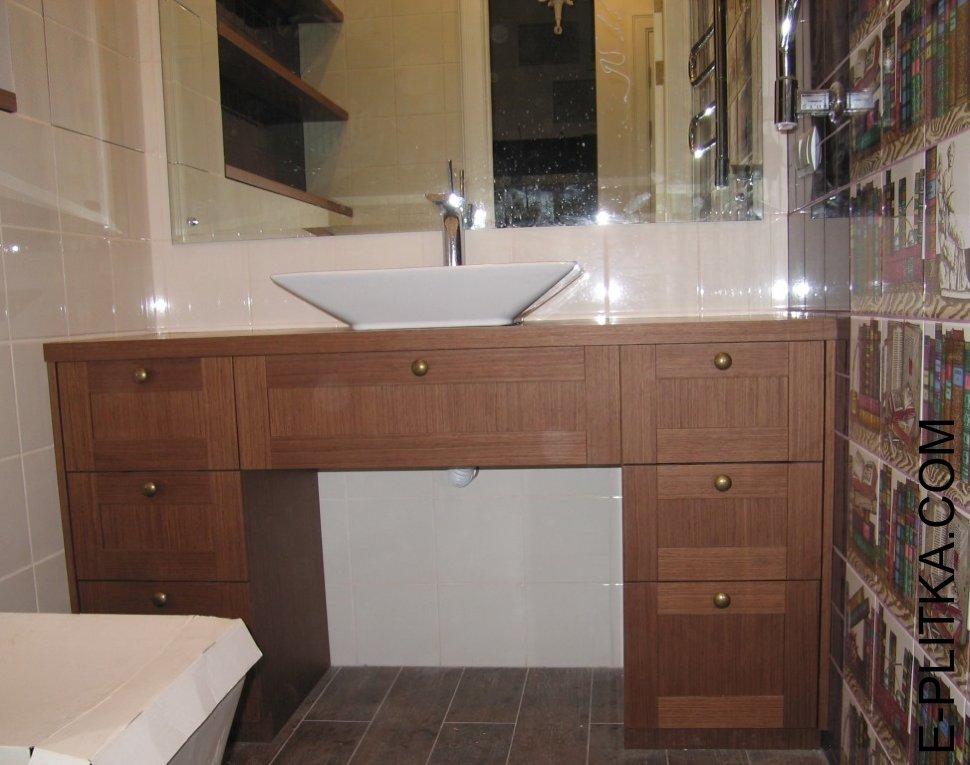 Нравится Влагостойкая мебель для ванной с накладной раковиной - сделаем по Вашим размерам