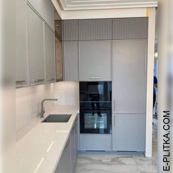 Изготавливаем кухни в Киеве под заказ любых размеров и по индивидуальному дизайн-проекту. С дизайнерской фрезеровкой мебель в кухню сатинового оттенка серого цвета со столешницей из акрилового камня. ЗВОНИТЕ ☎️ (063) 641 35 65 ✔️ Лучшее качество!