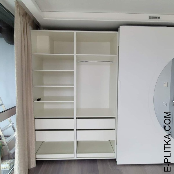 Изготавливаем компланарные шкафы в Киеве под заказ комфортных размеров и по индивидуальному дизайн-проекту. Встроенная модель белого шкафа для спальни с компланарной системой открывания дверей. ЗВОНИТЕ ☎️ (063) 641 35 65 ✔️ Выбирайте наше качество и краси