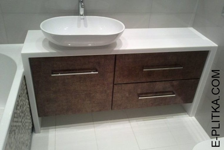 Столешница с мебелью в ванную