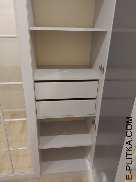 Білосніжні розпашні шафи з МДФ під емаллю