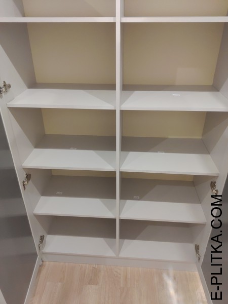 Білосніжні розпашні шафи з МДФ під емаллю