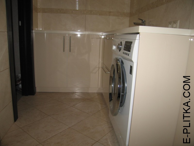 Встроенная угловая мебель для ванной