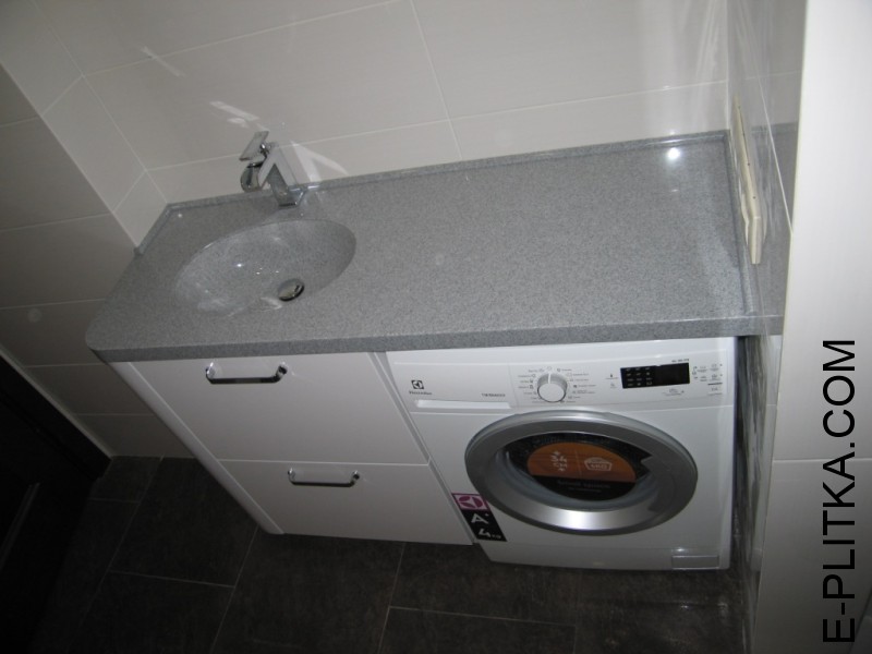 Производство мебели для ванной с накладной раковиной на заказ