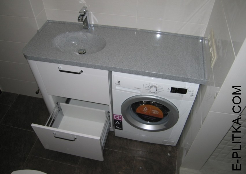 Производство мебели для ванной с накладной раковиной на заказ