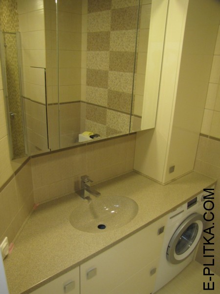 Встроенная мебель для ванной со столешницей