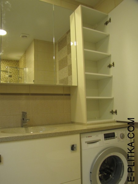 Встроенная мебель для ванной со столешницей