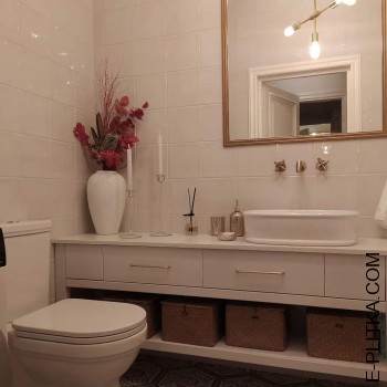 Меблі для ванної кімнати з накладною фаянсовою раковиною