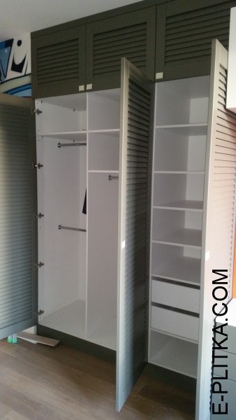 Меблевий комплект для яскравого та динамічного інтер'єру.