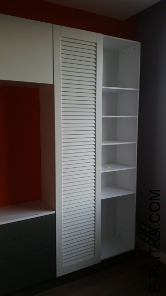 Меблевий комплект для яскравого та динамічного інтер'єру.