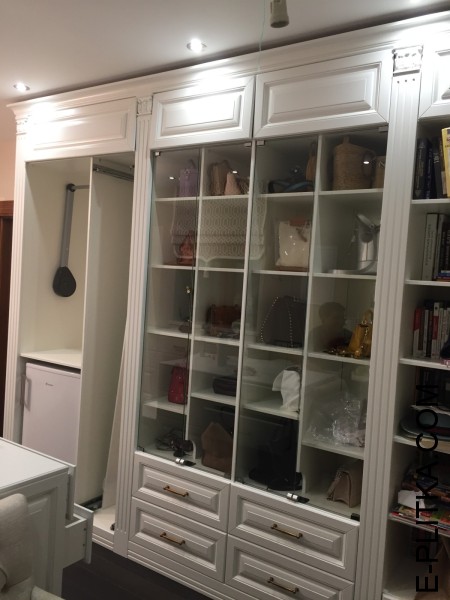 Просторная и вместительная гардеробная комната 1