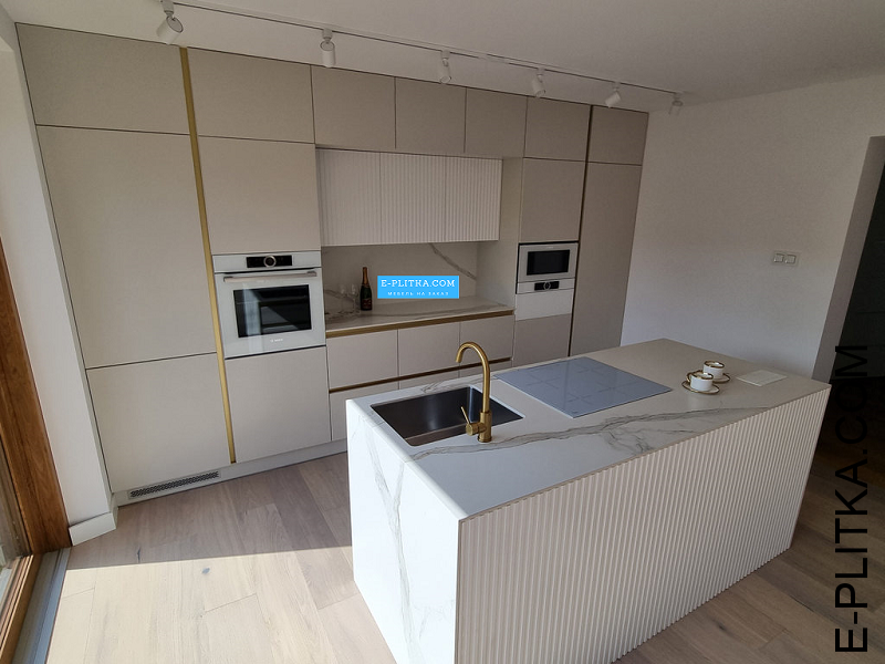 Крута кухня «Glow» з кухонним острівцем