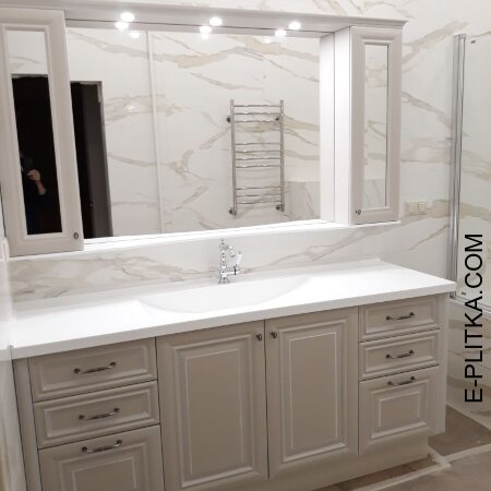 Мебель для ванной с двумя раковинами по индивидуальному проекту