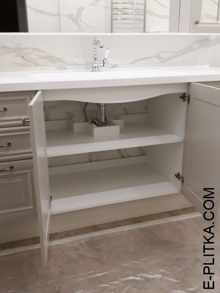 Мебель для ванной с двумя раковинами по индивидуальному проекту