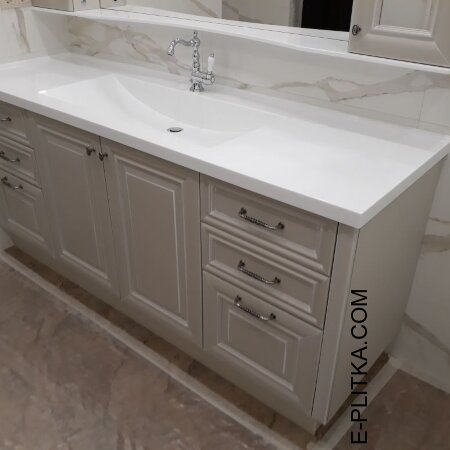 Мебель для ванной с двумя раковинами по индивидуальному проекту