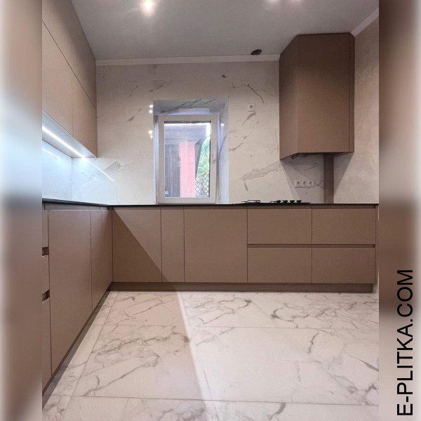 Кухня кольору капучіно з інтегрованими ручками