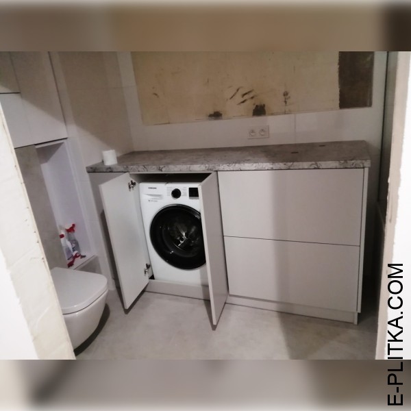 Виготовляємо класні меблі для ванної в Києві на замовлення нестандартних розмірів та за індивідуальним дизайн-проектом. Великий комод для пральної машини і шафка для ніші над унітазом у ванну кімнату світло-сірого кольору. ТЕЛЕФОНУЙТЕ ☎️ +38(073) 576 63 0