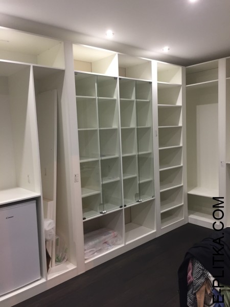 Просторная и вместительная гардеробная комната 2