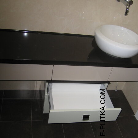 Мебель для ванной со столешницей и накладной раковиной