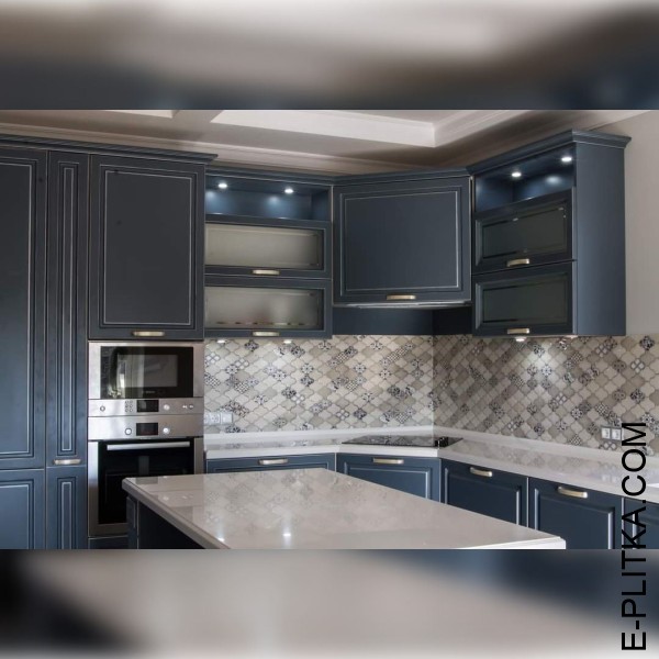 Изготавливаем кухни в Киеве под заказ любых размеров и по индивидуальному дизайн-проекту. Современная мебель в кухню с фрезеровкой фасадов в классическом стиле сине-серого цвета со столешницей из акрилового камня. ЗВОНИТЕ ☎️ (063) 641 35 65 ✔️ Лучшее каче